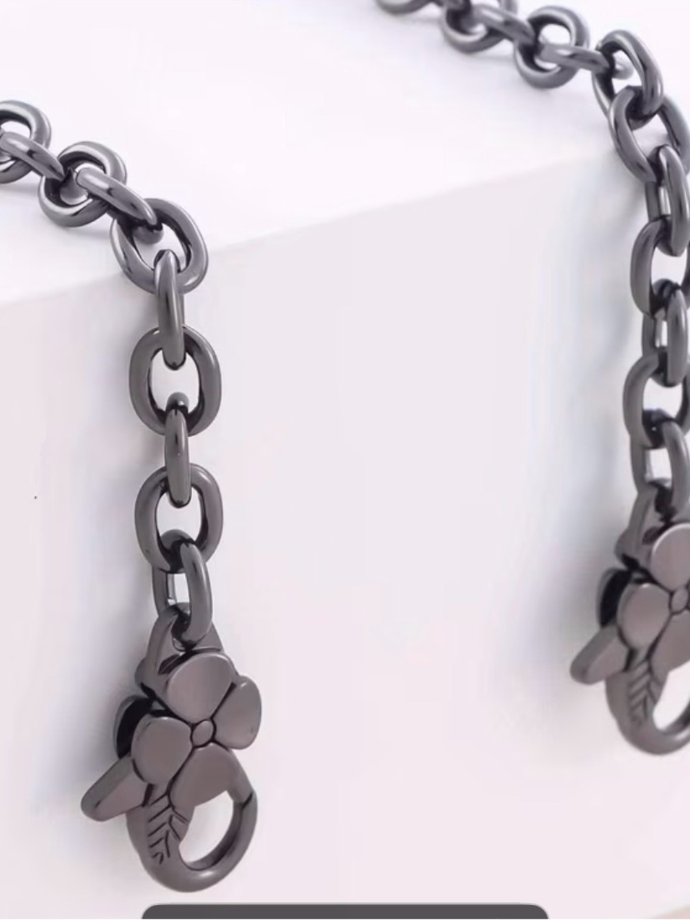 FLOWER CROSSBODY CHAIN - Picture 3 of 8